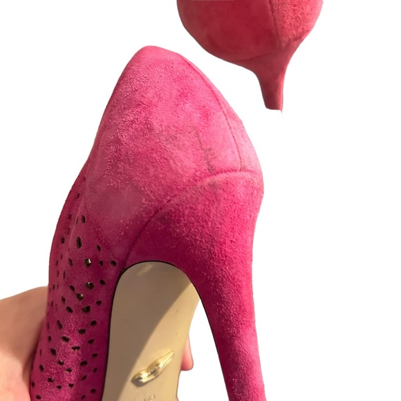 Diane Von Furstenberg Bonnie Suede Pumps - Picture 9 of 12